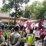 Demo Tolak UU Omnibuslaw di Depan Gedung DPRD Bojonegoro/Dok Arik Tri Pangestuti WhatsApp Image 2020 10 08 At 19.36.40
