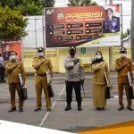 Kapolres Bojonegoro Penghargaan Kades & Ketua RT 3 Kapolres Bojonegoro Penghargaan Kades Ketua RT 3