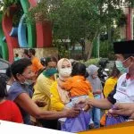 Komunitas Otomotif SKIn Bersama Wakil Bupati Bojonegoro Bagikan Takjil Gratis 1