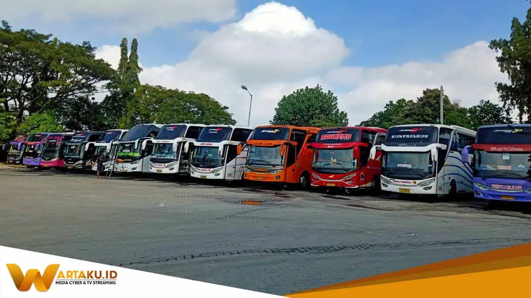 Penumpang Bus Di Terminal Rajekwesi Meningkat 1