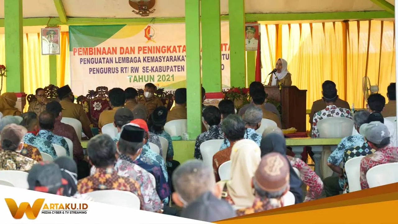 Peningkatan Partisipasi Masyarakat Dalam Pembangunan Melalui Pembinaan RT RW Peningkatan Partisipasi Masyarakat Dalam Pembangunan Melalui Pembinaan RT RW