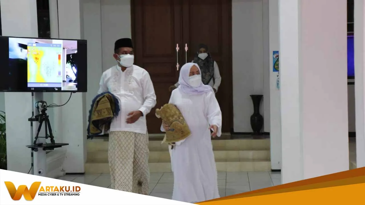 Bupati Laksanakan Shalat Ied Di Rumdin 1