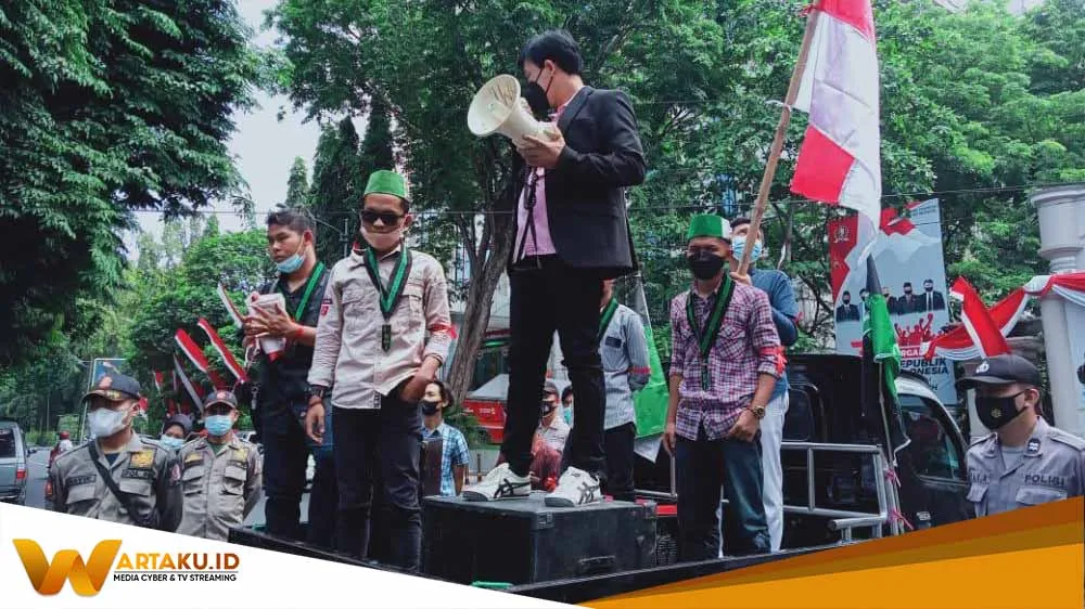 HMI Lakukan Aksi Turun Jalan Mengkritik Ketimpangan Dan Mengajak Untuk Bersinergi Memerangi Covid 19 2