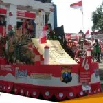 HUT RI 76 Satlantas Bojonegoro Mengadakan Pawai Hias Becak 2