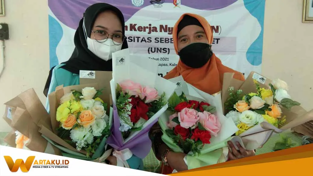 Mahasiswa KKN UNS Berikan Pelatihan Rangkai Buket Bunga 1 Mahasiswa KKN UNS Berikan Pelatihan Rangkai Buket Bunga 1