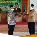 Serah Terima Program Kerja Lanjutan Kepala Kemenag Bojonegoro Serah Terima Program Kerja Lanjutan Kepala Kemenag Bojonegoro