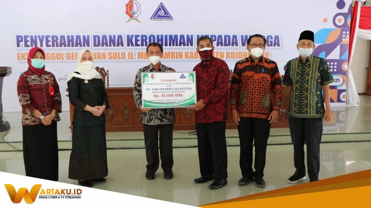 Warga Eks Tanggul Bengawan Solo Terima Dana Kerohiman Pemkab Bojonegoro