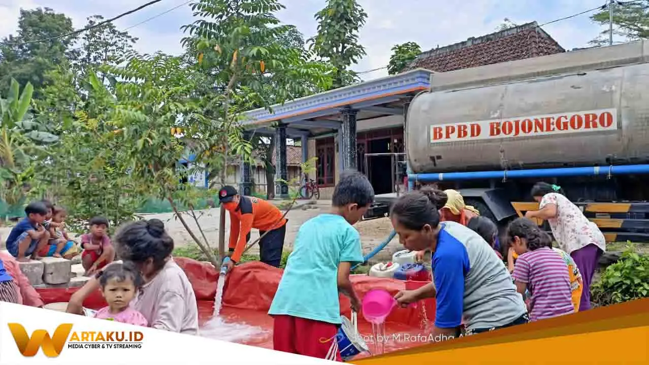 BPBD Distribusi Air Bersih Ke Daerah Yang Mengalami Kekeringan 2