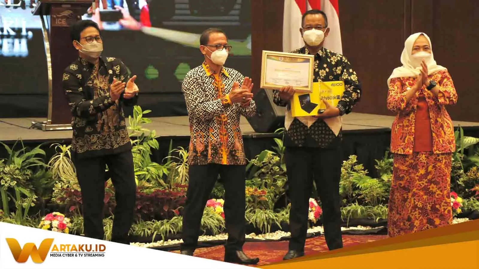Bojonegoro Terima Penghargaan Apresiasi Implementasi Keterbukaan Informasi Publik 10 Desa Terbaik Se Indonesia Bojonegoro Terima Penghargaan Apresiasi Implementasi Keterbukaan Informasi Publik 10 Desa Terbaik Se Indonesia