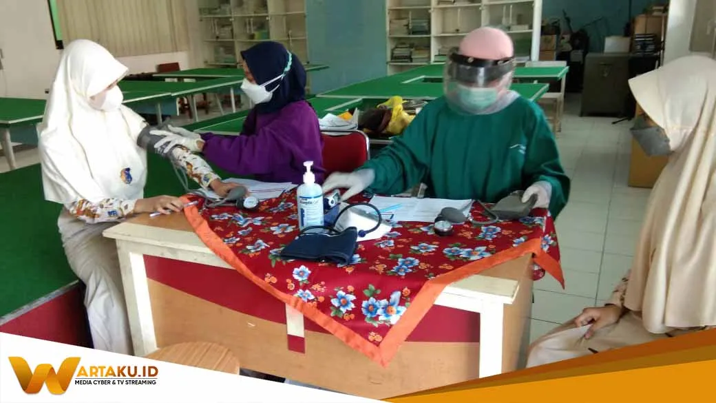 Penyuntikan Vaksinasi Pertama Tingkat SMP Dilakukan Di SMP 2 Bojonegoro 1