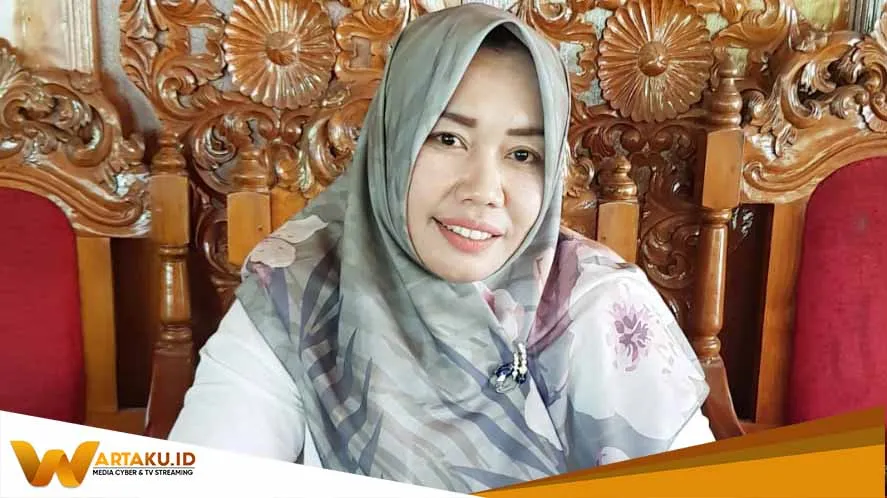 Yalangoch Viktoriya Poltorak külotsiz