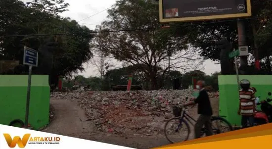 Jeritan Pedagang TBS Yang Tergusur 1
