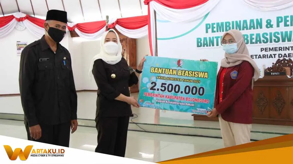 Pemkab Bojonegoro Kembali Berikan Bantuan Beasiswa Untuk Makasiswa Tingkat Akhir Pemkab Bojonegoro Kembali Berikan Bantuan Beasiswa Untuk Makasiswa Tingkat Akhir