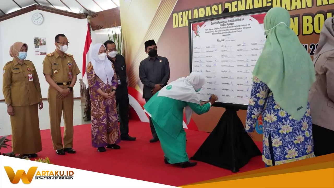 Bupati Bojonegoro Bersama 25 Desa Deklarasi Penanganan Kemiskinan Ekstrem Kab. Bojonegoro Tuntas 2021 2