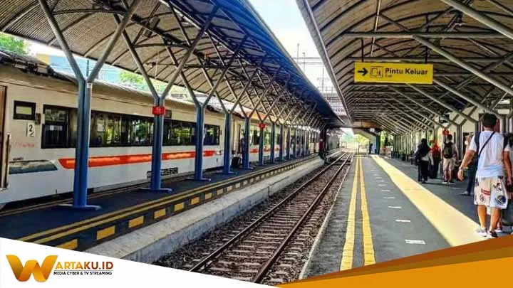 Dampak Mobilitas Masyarakat Melonggar Seiring Menurunya Level PPKM, Penumpang Kereta Alami Peningkatan 1 Dampak Mobilitas Masyarakat Melonggar Seiring Menurunya Level PPKM Penumpang Kereta Alami Peningkatan 1