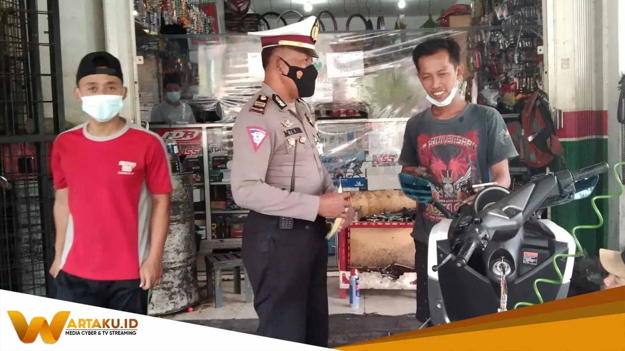 Hari Pertama Pelaksanaan Operasi Zebra Satlantas Fokus Himbau Bengkel dan Penjual Knalpot Brong 1 Hari Pertama Pelaksanaan Operasi Zebra Satlantas Fokus Himbau Bengkel Dan Penjual Knalpot Brong 1
