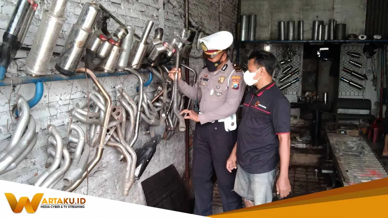 Hari Pertama Pelaksanaan Operasi Zebra Satlantas Fokus Himbau Bengkel Dan Penjual Knalpot Brong 2