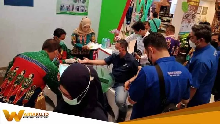 Ikuti Pameran Pelayanan Publik Se-Provinsi Pengunjung Padati Stand Pemkab Bojonegoro Ikuti Pameran Pelayanan Publik Se Provinsi Pengunjung Padati Stand Pemkab Bojonegoro