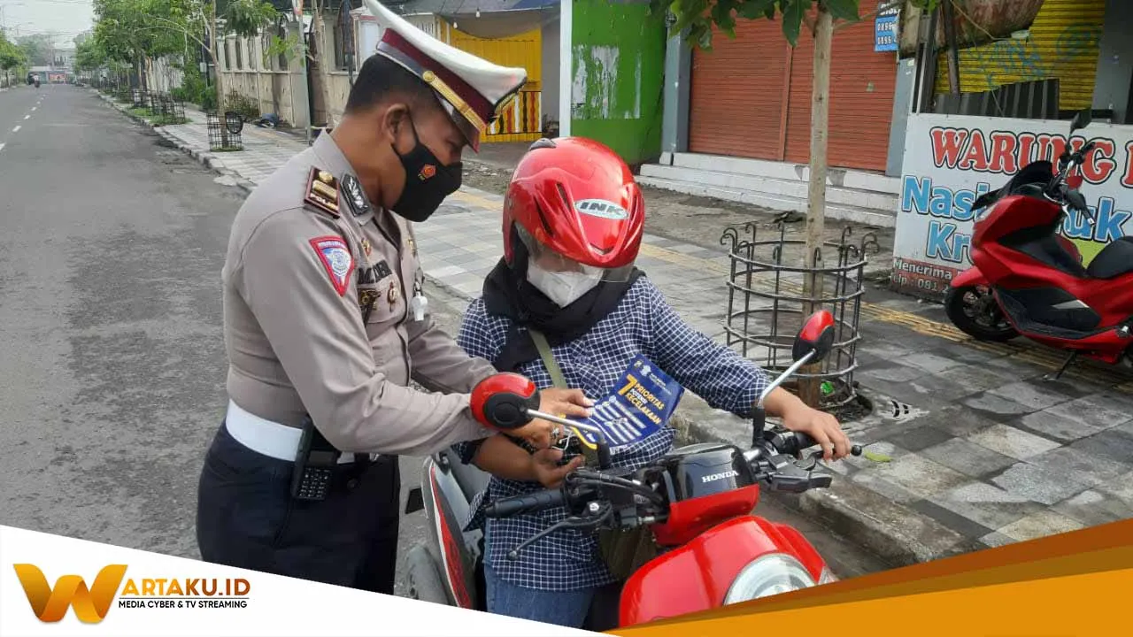 Jelang Operasi Zebra Kanit Kamsel Beri Himbauan Keselamatan Berkendara 1