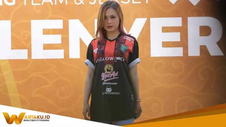 Jersey Persibo Tonjolkan Motif Godong Jati Jersey Persibo Tonjolkan Motif Godong Jati