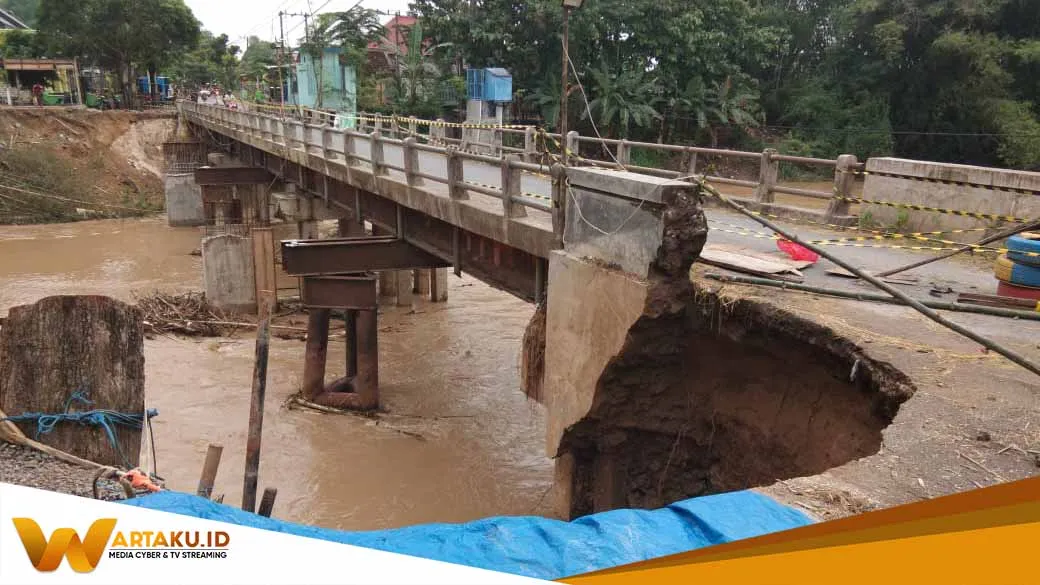 Ambrol, Jembatan Penghubung Desa Sumberjo Kentong-Bojonegoro Dengan Desa Selogabus-Tuban Ditutup 1 Ambrol Jembatan Penghubung Desa Sumberjo Kentong Bojonegoro Dengan Desa Selogabus Tuban Ditutup 1