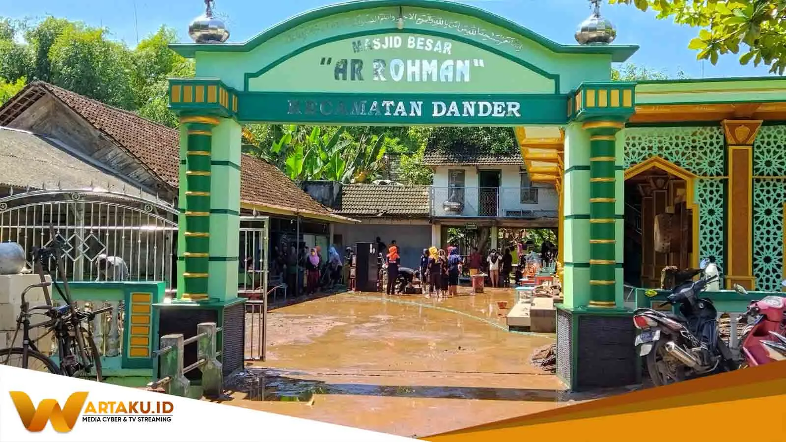 Banum Nu Dan Warga Gotong Royong Bersihkan Sisa Banjir Bandang Di Dander 1 Banum Nu Dan Warga Gotong Royong Bersihkan Sisa Banjir Bandang Di Dander 1