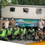 Satpol PP Bojonegoro Berangkatkan Anggota Dan Serahkan 71 Dus Mie Instan Ke Lokasi Terdampak Erupsi Semeru 1