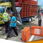 Akibat Supir Mengantuk Truk Tabrak Toko Pakaian Di Balen 1