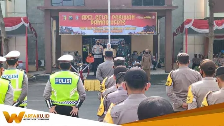Bertempat Di Mapolres Forkopimda Bojonegoro Ikuti Apel Pasukan Pamor Keris