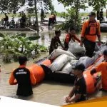 Bupati Bojonegoro Sidak Tanggul Jebol Perintahkan PU SDA Lakukan Solusi Permanen