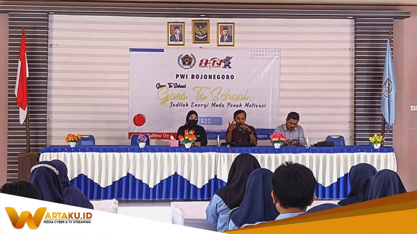 Pelajar SMKN 2 Antusias Ikuti Program Goes To School Oleh PWI Bojonegoro