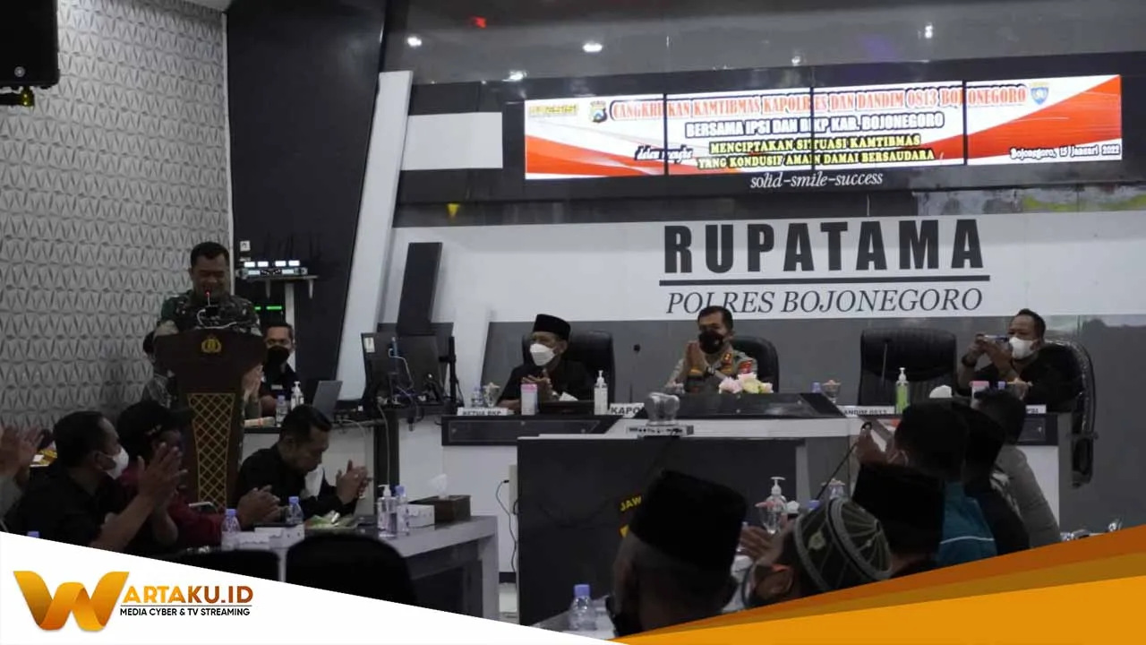 Upaya Ciptakan Situasi Aman TNI Polri Di Bojonegoro Gelar Cangkrukan Kamtibmas 1
