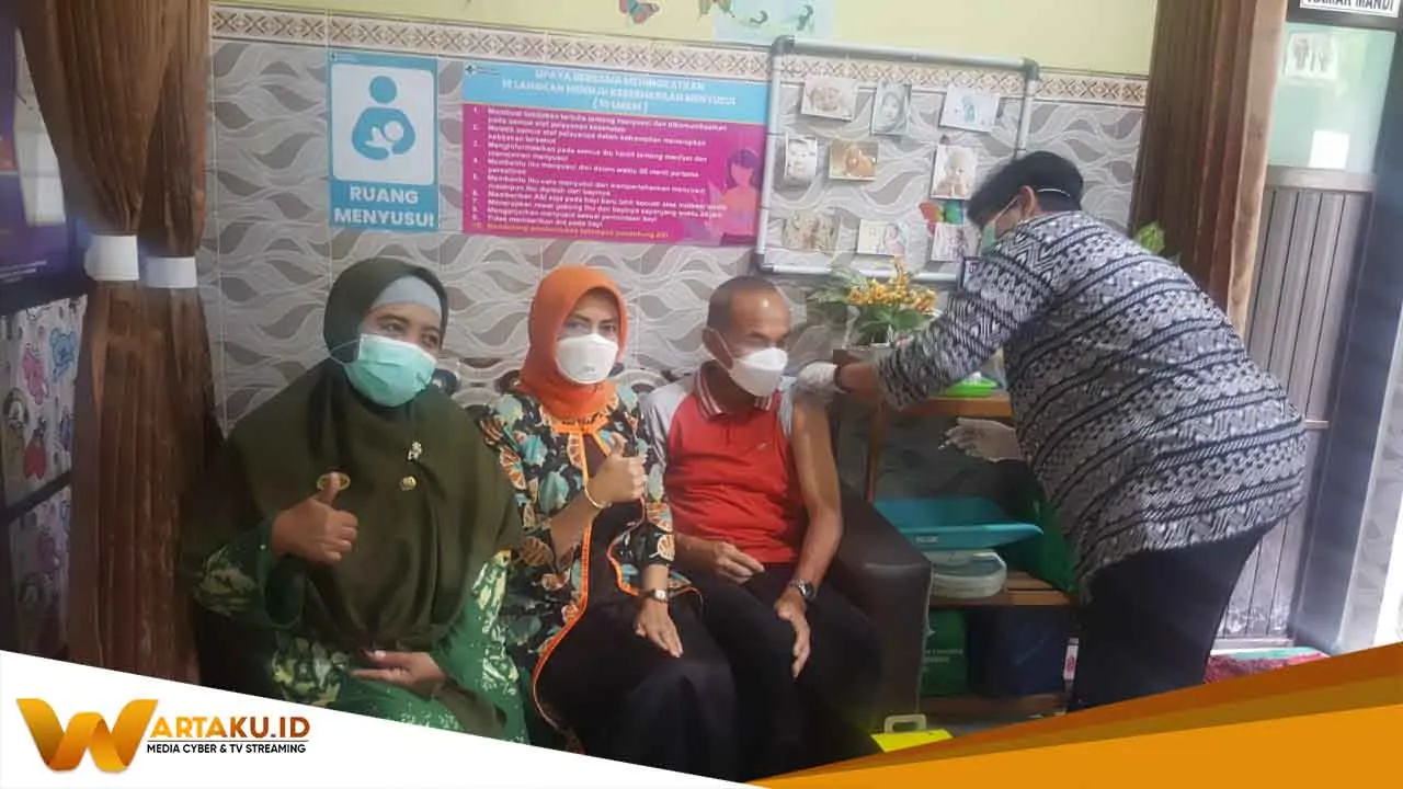 Vaksinasi Booster Hari Pertama 4 Orang Di Wisma Indah Telah Disuntik