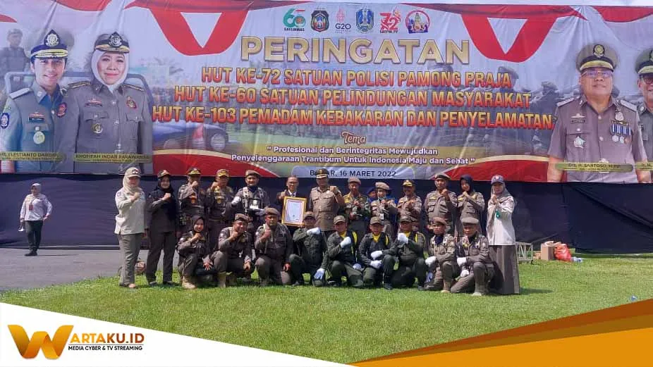 Bupati Bojonegoro Terima Penghargaan Karya Bhakti Peduli Satpol PP Tahun 2022 Bupati Bojonegoro Terima Penghargaan Karya Bhakti Peduli Satpol PP Tahun 2022