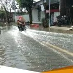 Hindari Banjir Masuk Rumah Akses Jalan Serma Abdullah Di Tutup Untuk Roda Empat 2