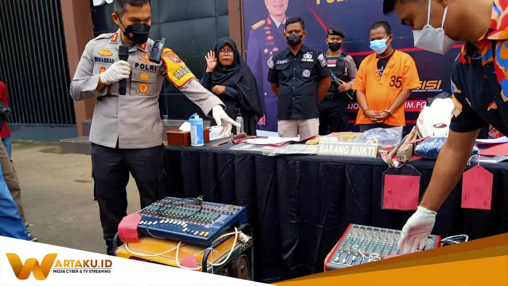 Jelang Puasa, Pengeras Suara di Masjid Sugihwaras Di Gondol Pengemudi Taksi Online Jelang Puasa Pengeras Suara Di Masjid Sugihwaras Di Gondol Pengemudi Taksi Online