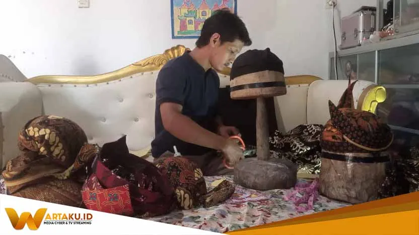 Kang Sony Perajin Blangkon Yang Tidak Tergerus Zaman Kang Sony Perajin Blangkon Yang Tidak Tergerus Zaman