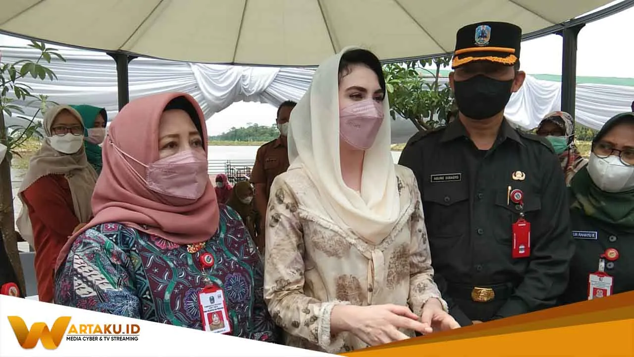 Ketua Forikan Tabur 25.000 Benih Ikan Di Embung Sidobandung 2