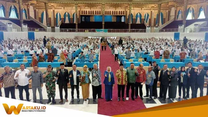 Menjawab Tantangan Global Menteri Desa PDTT Bersama Bupati Bojonegoro Resmikan Beasiswa Unesa 2022