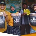 Omzet Menjanjikan Warga Desa Kedungdowo Kecamatan Balen Olah Limbah Peternakan Jadi Pupuk Organik