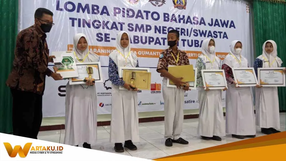 SMPN 1 Semanding Juara1 Lomba Pidato Bahasa Jawa SMP Negeri Swasta Sekabupaten SMPN 1 Semanding Juara1 Lomba Pidato Bahasa Jawa SMP Negeri Swasta Sekabupaten