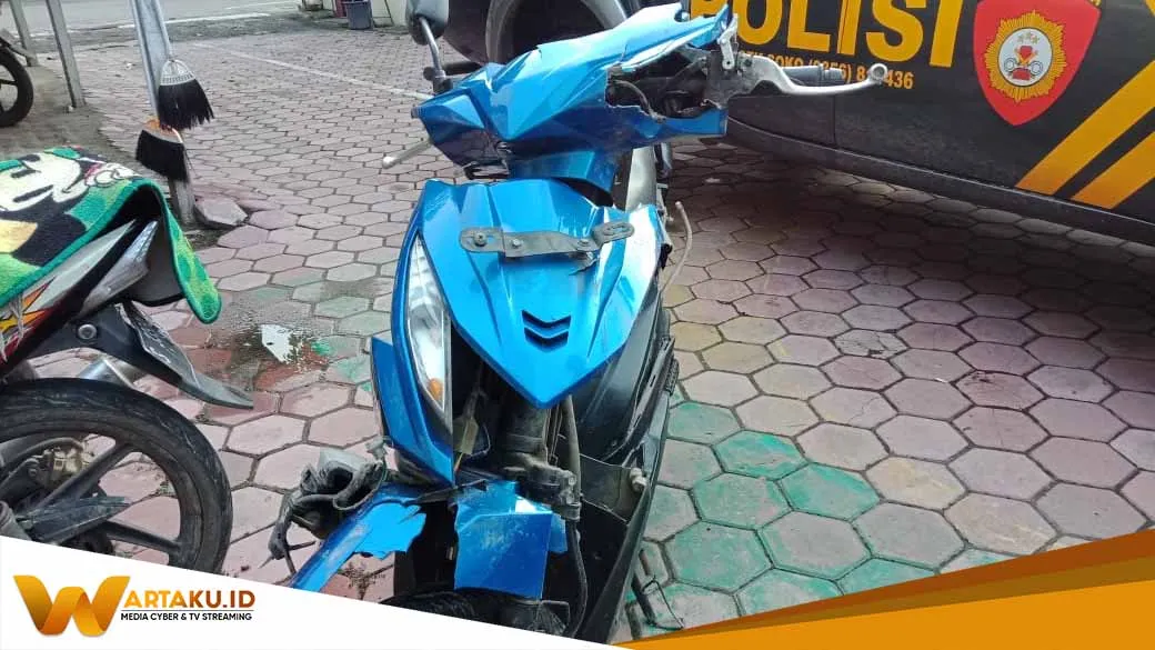 Sepeda Motor Tabrak Grand Max Pick Up Satu Korban Dilarikan Ke Rumah Sakit