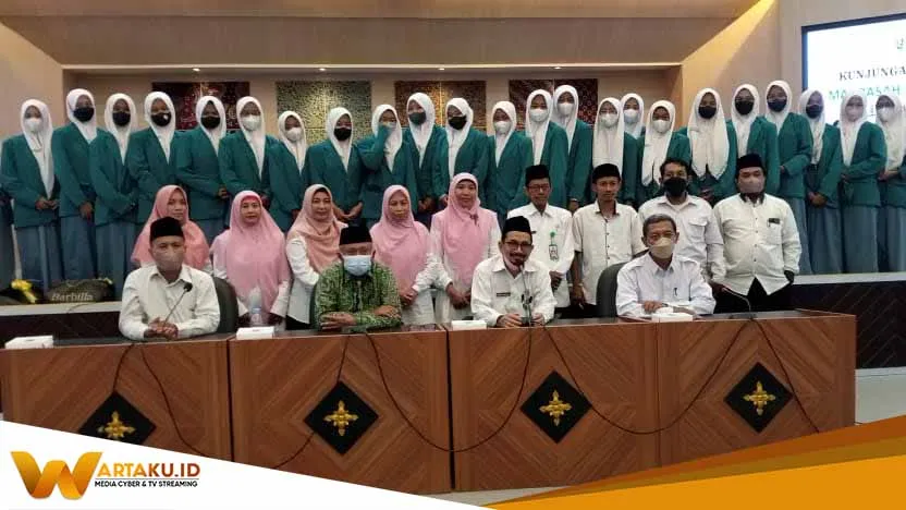 Siswa MAN Tuban Kunjungan Edukasi Parlemen Disambut Ketua DPRD Tuban