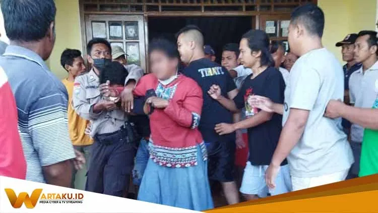 Warga Pergoki Aksi Curanmor, Sepasang Suami Istri Diamankan Warga Pergoki Aksi Curanmor Sepasang Suami Istri Diamankan