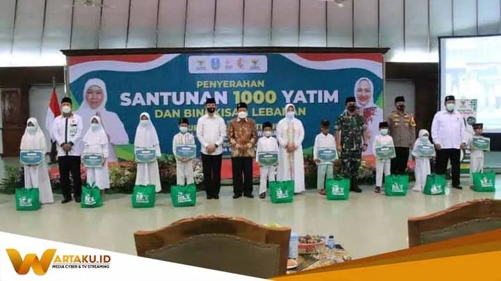 1000 Anak Yatim Piatu Terima Kado Lebaran di Pendopo Pemkab Bojonegoro 1000 Anak Yatim Piatu Terima Kado Lebaran Di Pendopo Pemkab Bojonegoro