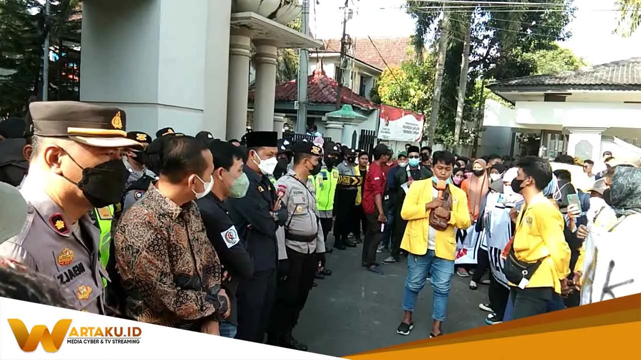 Aliansi BEM Bojonegoro Tuntut DPRD Bojonegoro Kawal Kejelasan PKL Dan Perpindahan Pasar Kota 3