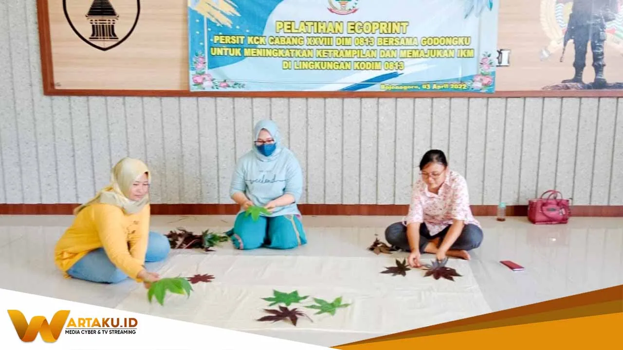 Asah Kreativitas Abggita Persit Kodim Bojonegoro Gelar Pelatihan Ecoprint