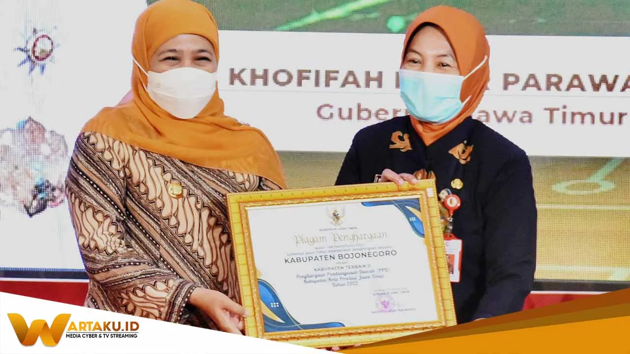 Bukti Kinerja, Pemkab Bojonegoro Raih Penghargaan Pembangunan Daerah Terbaik 2 Se-Jatim Bukti Kinerja Pemkab Bojonegoro Raih Penghargaan Pembangunan Daerah Terbaik 2 Se Jatim