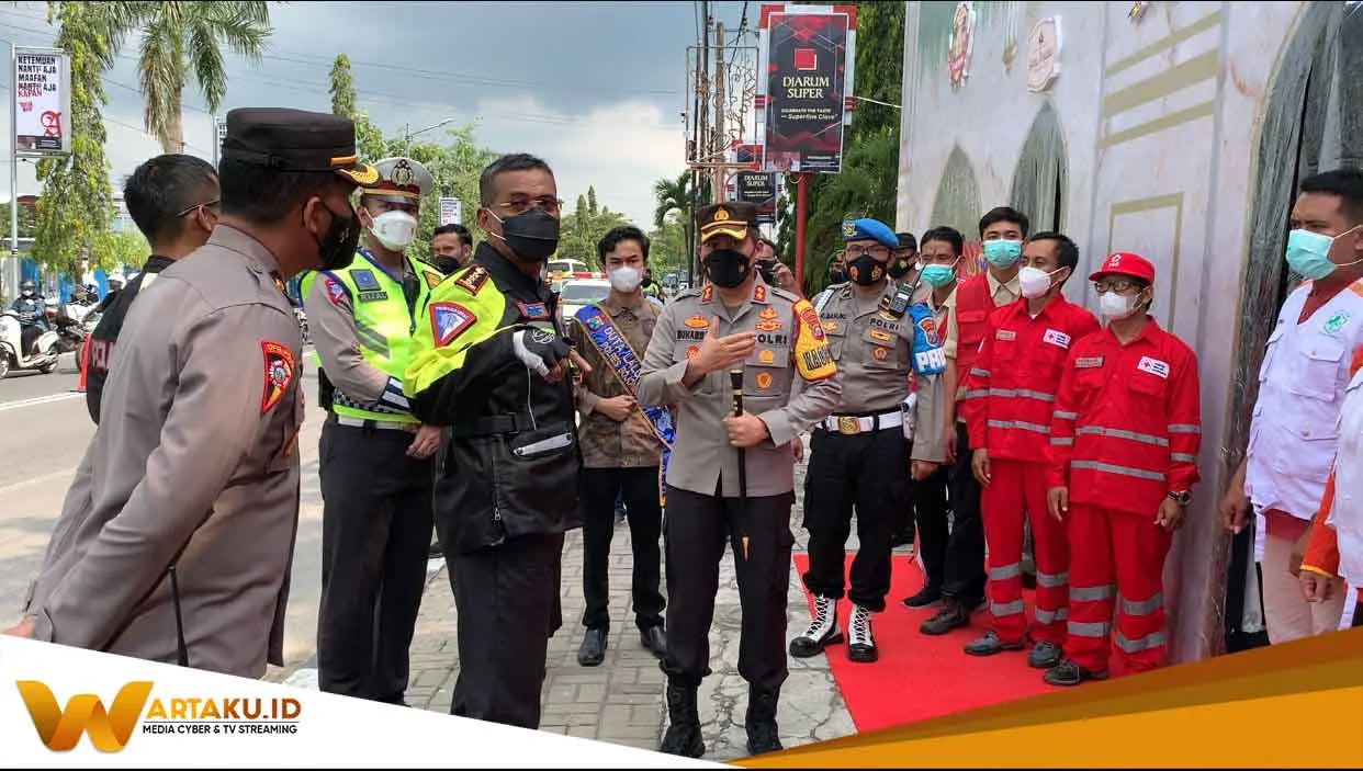 Kunjungi Pos Mudik Di Bojonegoro Dirlantas Polda Jatim Himbau Masyarakat Mudik Lebih Awal 1