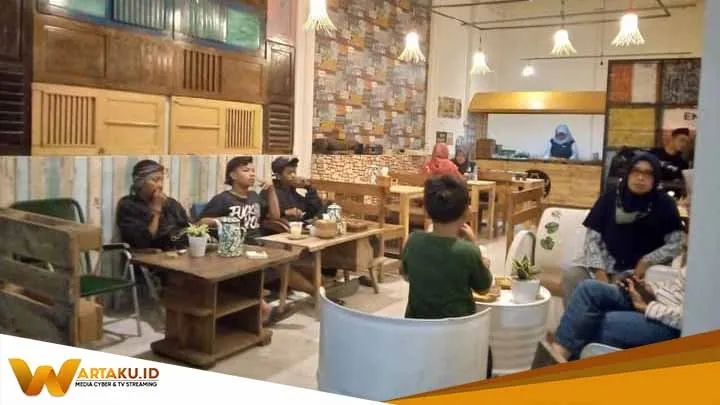 Opening Angkringan Kawan Lama Suguhkan Tema Klasik 90an Opening Angkringan Kawan Lama Suguhkan Tema Klasik 90an